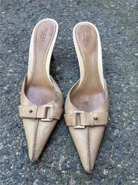Gucci Tan Leather Pointed-Toe Mules with buckle Accent